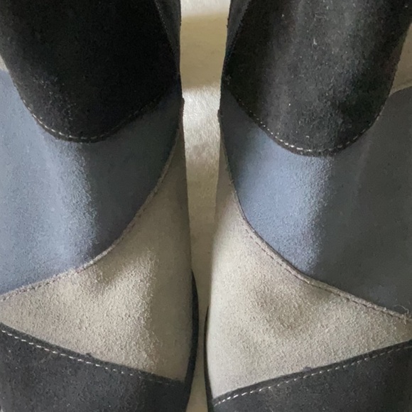 Earth Black and Gray Ankle Boots with Geometric Pattern - Picture 3 of 7